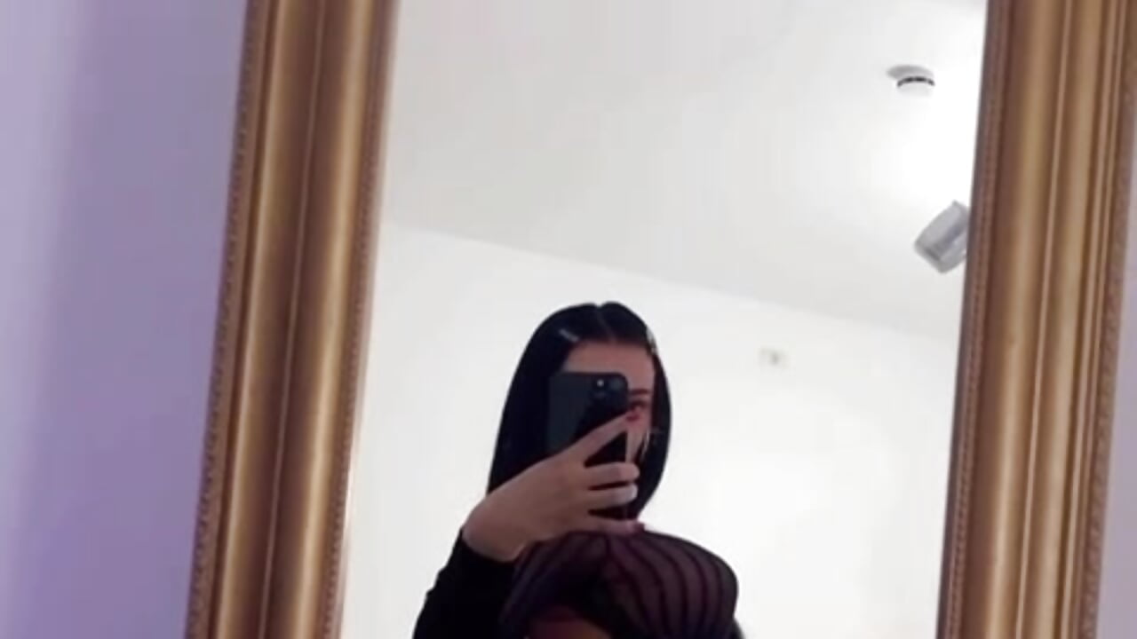bum bum - video by VelmaEvans cam model