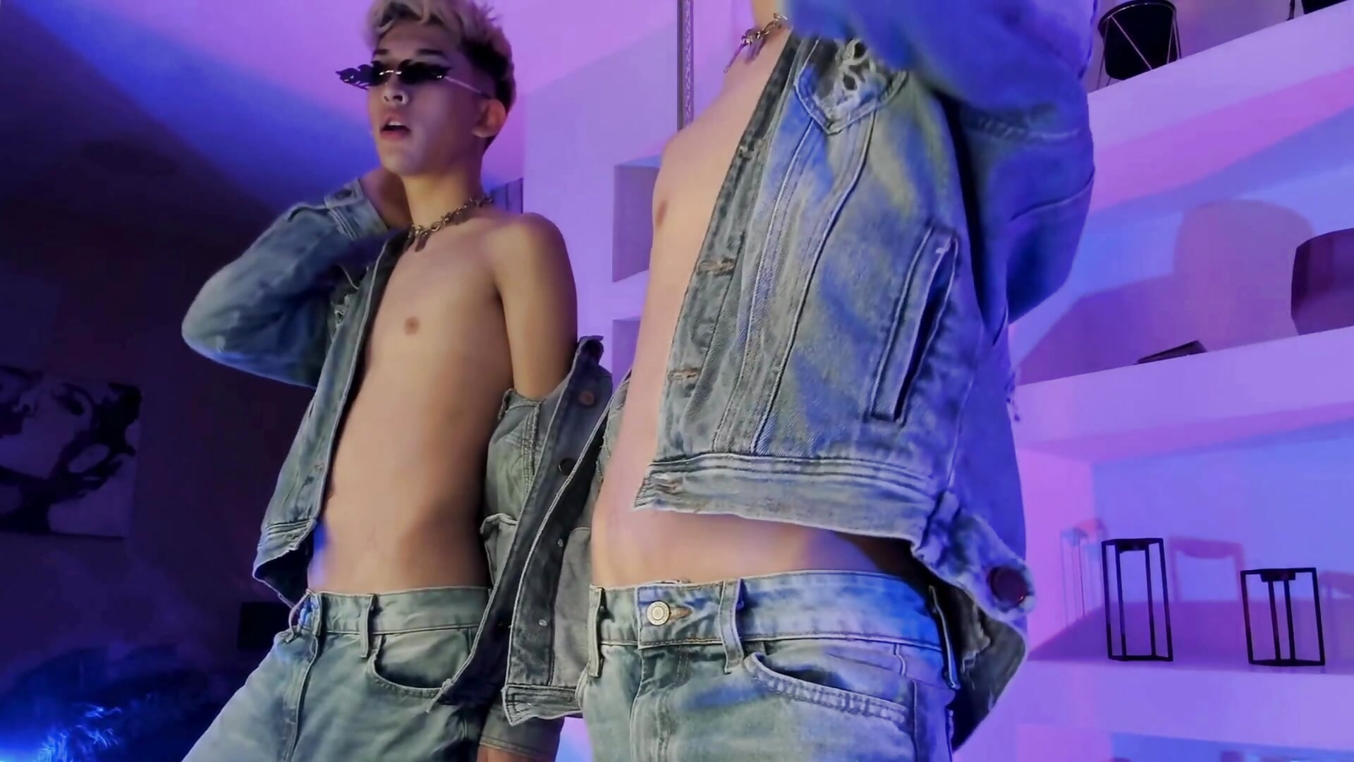 jeans for you - video by Adriien19 cam model