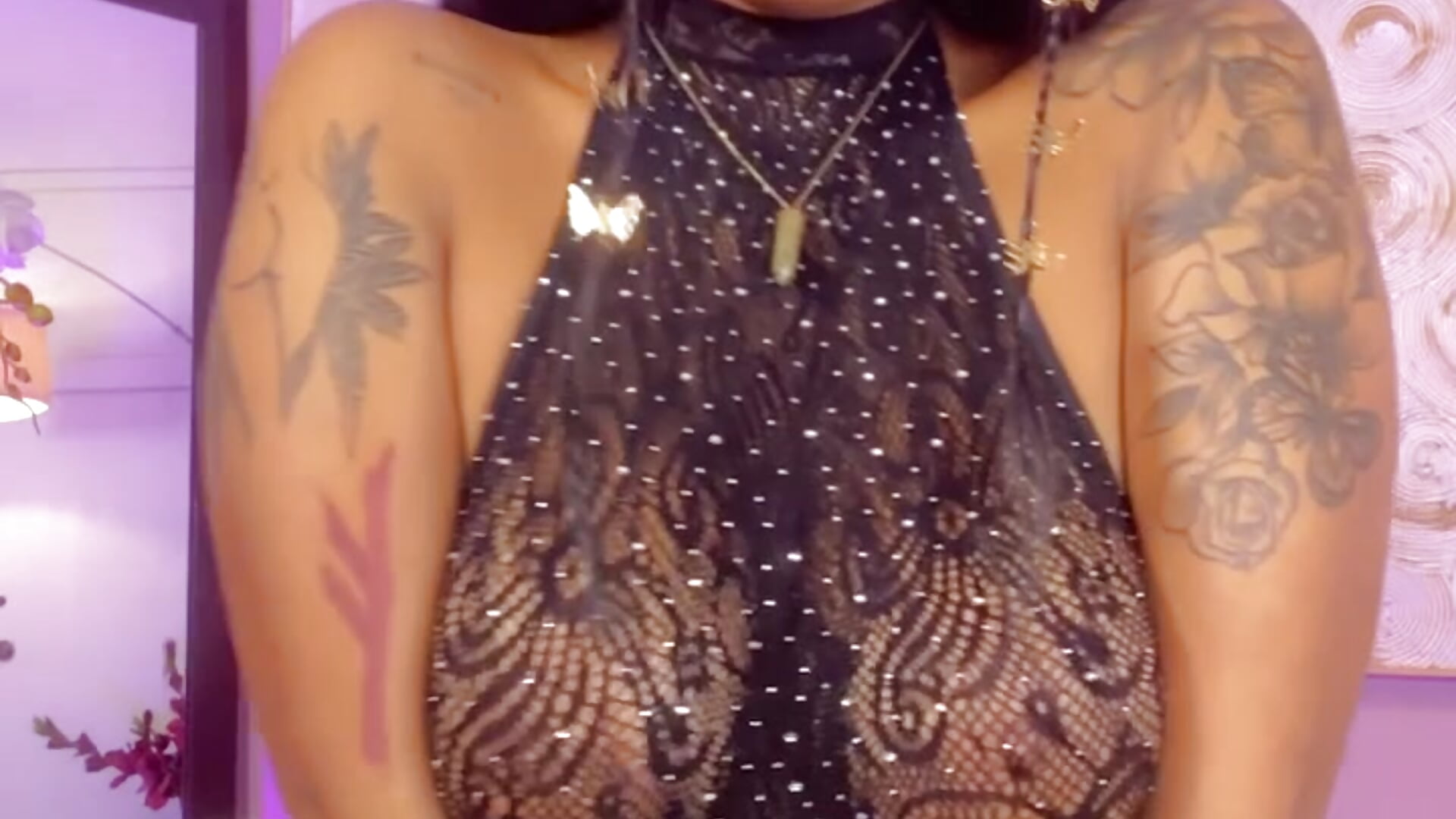 Kiss 🦋 - video của người mẫu cam haiiley_more