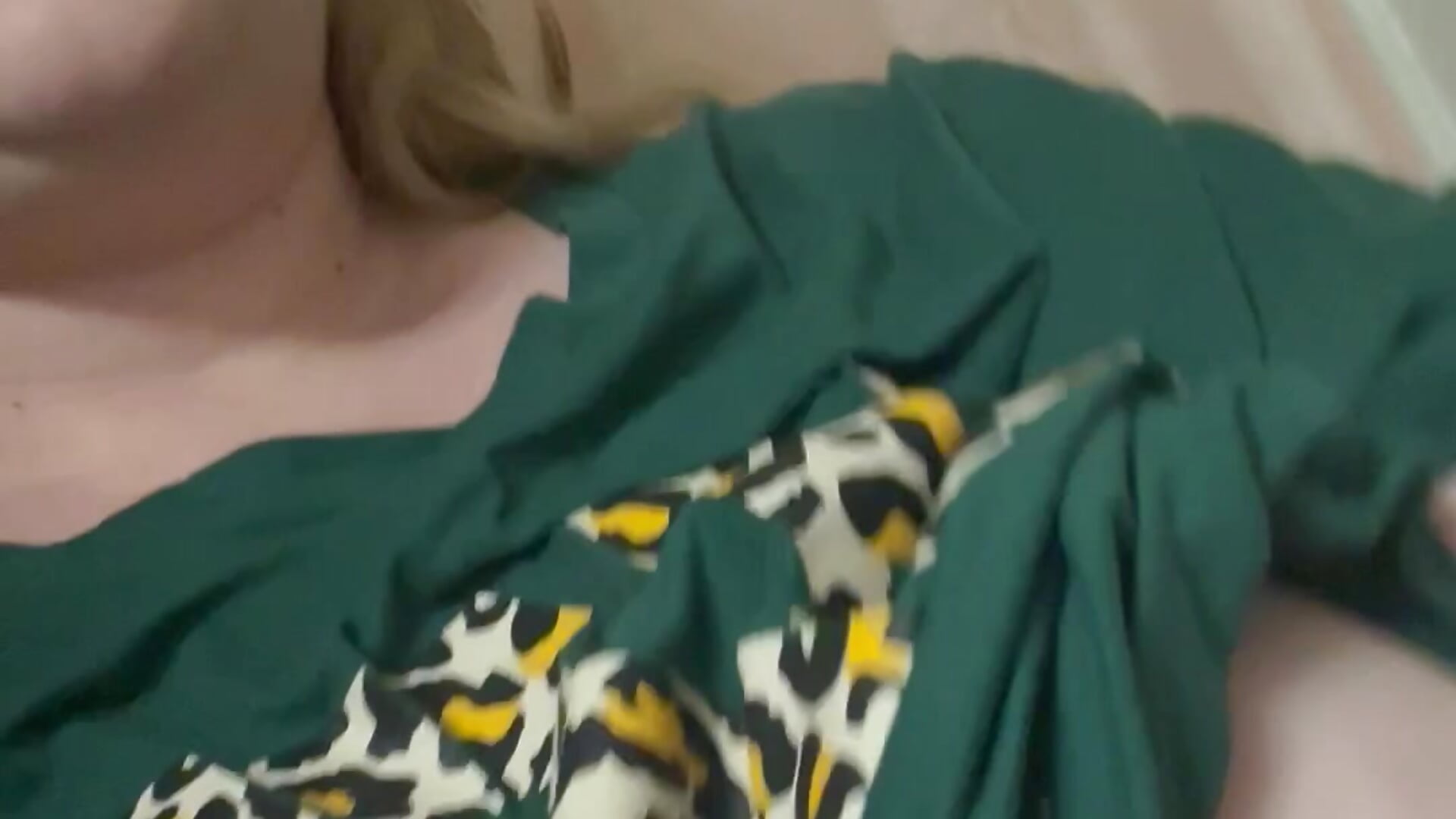 Big tit suck - video by jaeelxxx cam model