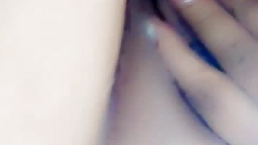 Small Squart in the shower - video by Melissasexytits cam model