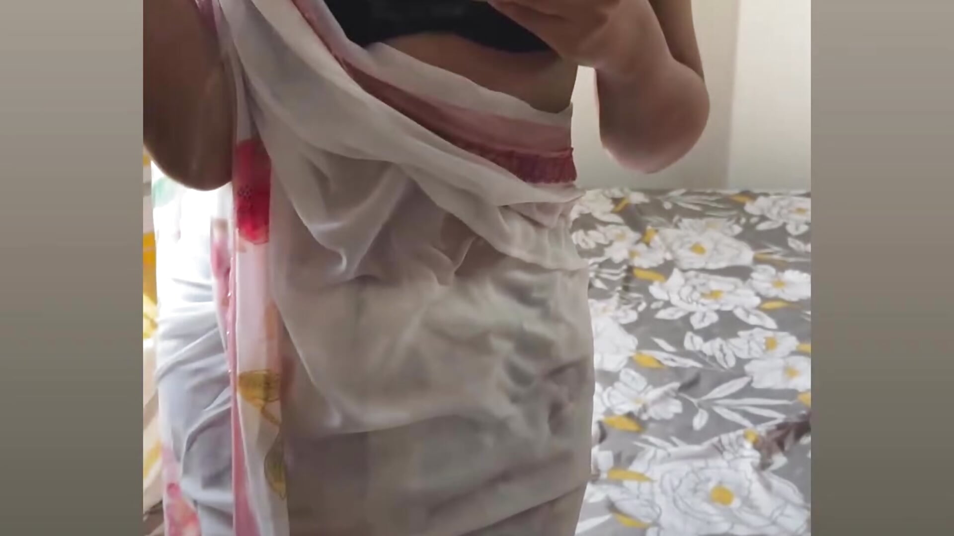Love for saree ❤️ - video của người mẫu cam Muskan-1