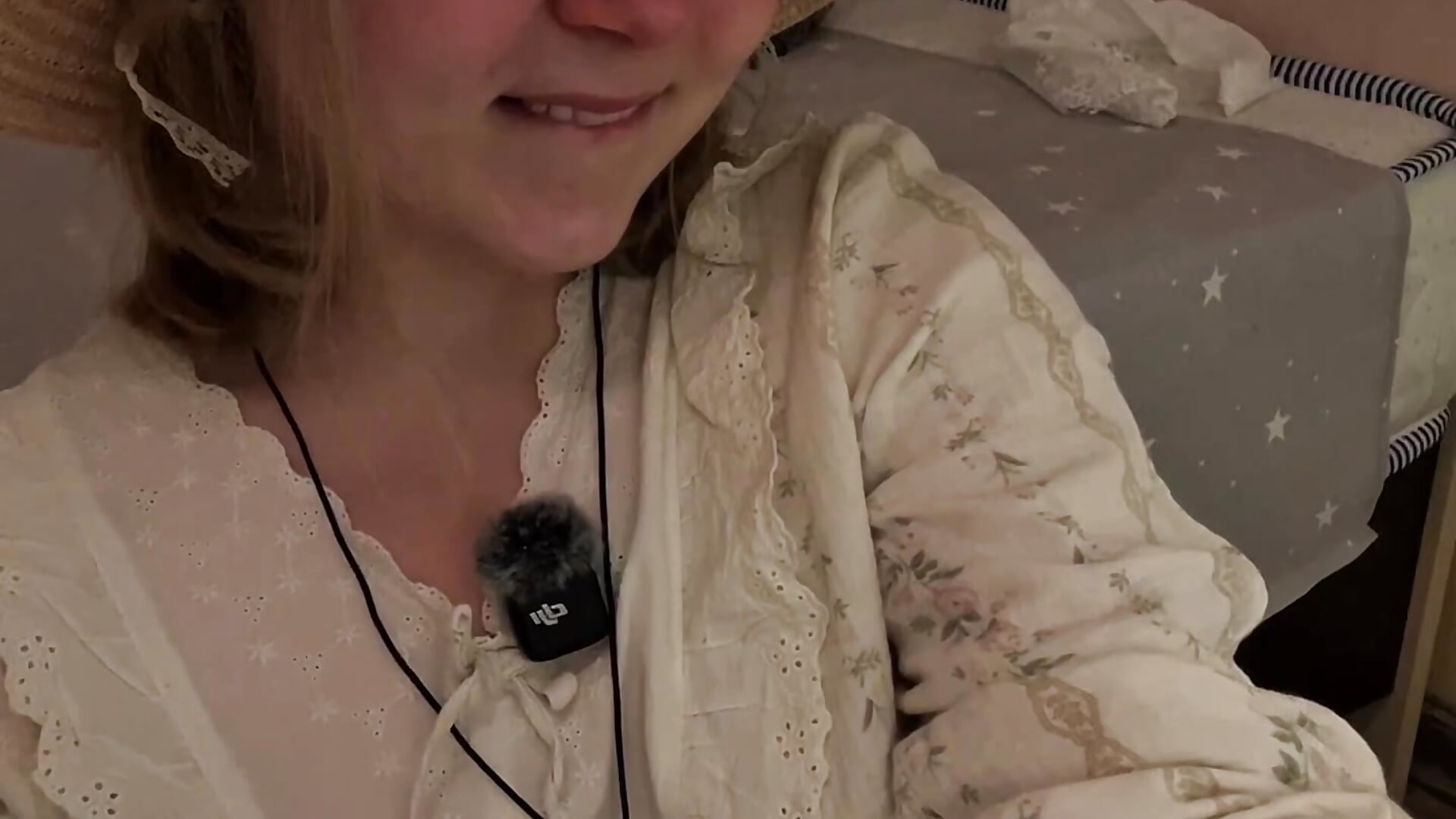 Blowjob from farmgirl🍆🧁 - video by KeLsi_MoRRoe_ cam model