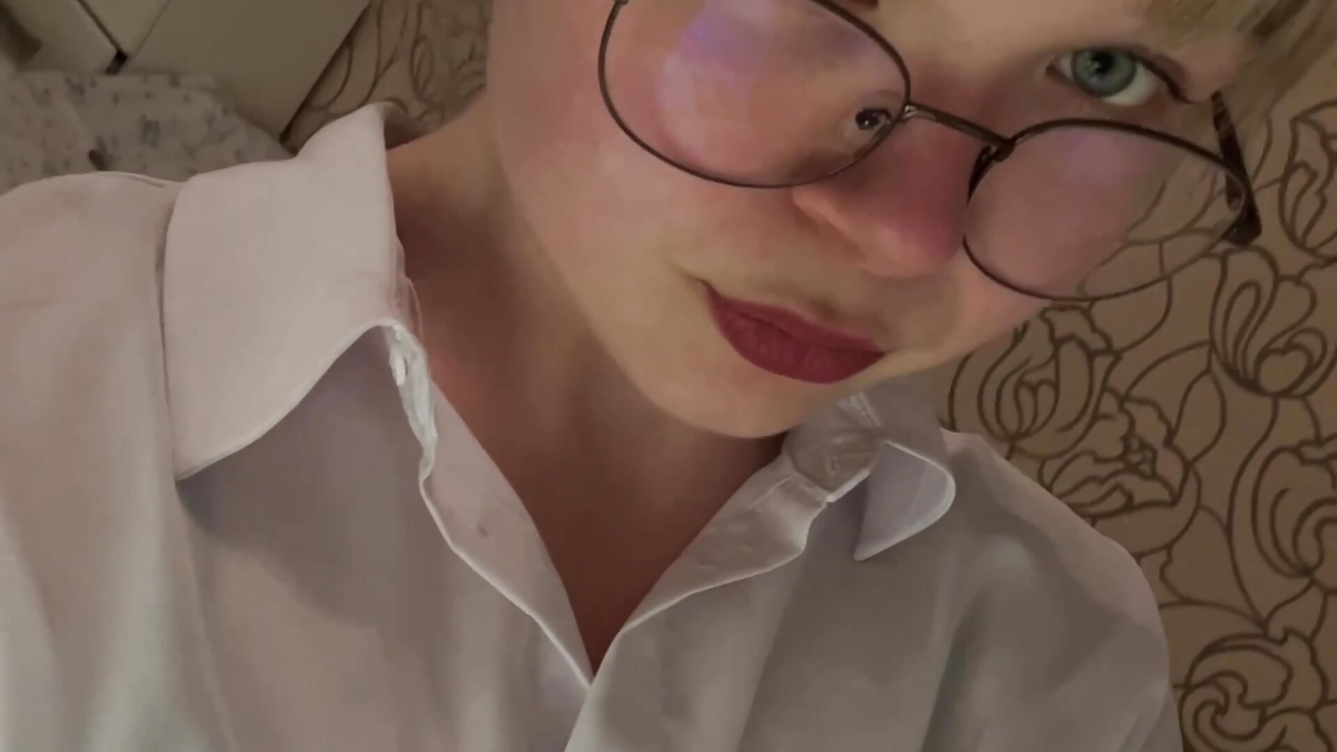 Office girl - video av Emilly_Wills cam-modell