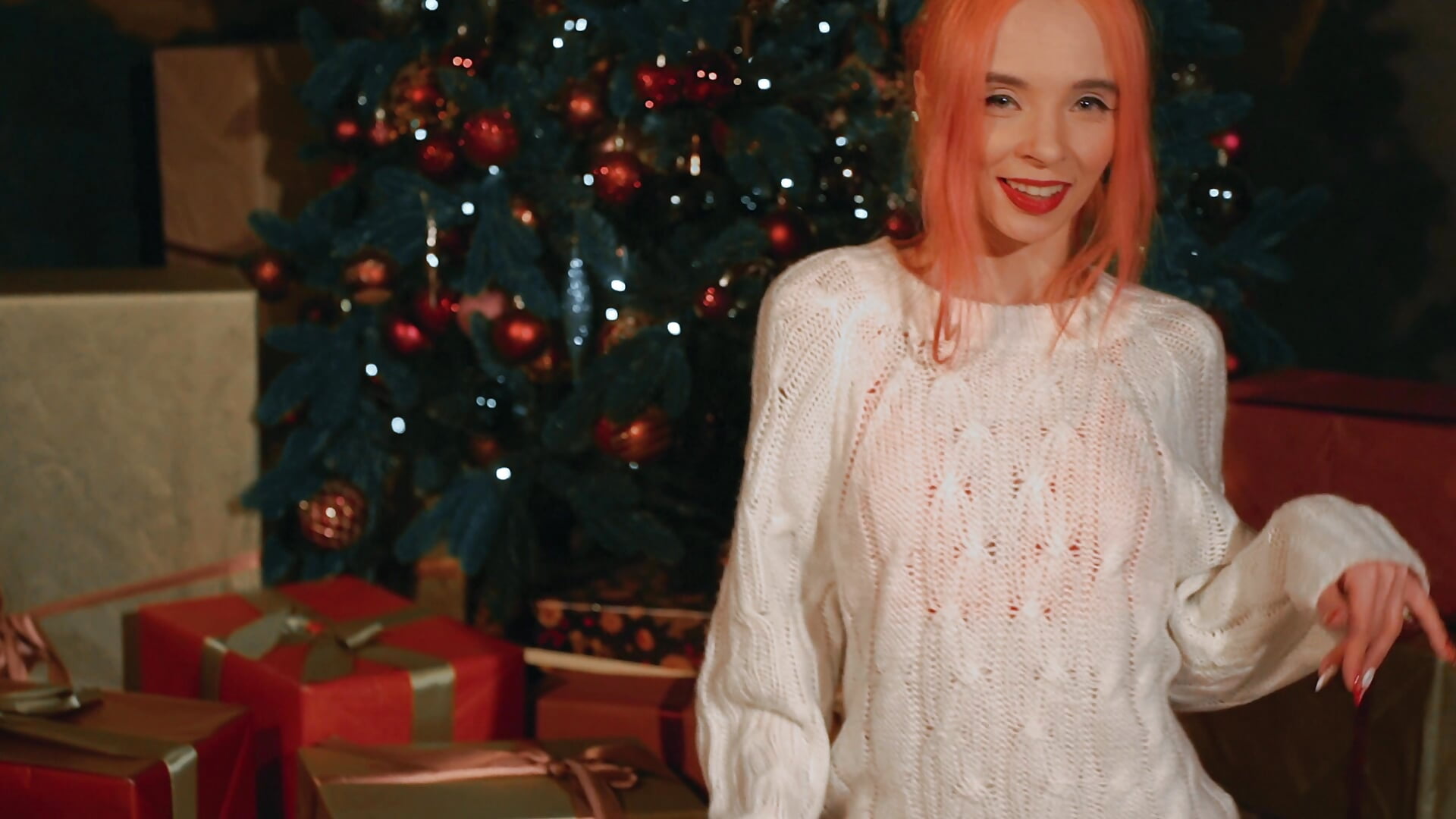 XMAS IS HERE! - video by CarlyMilton cam model