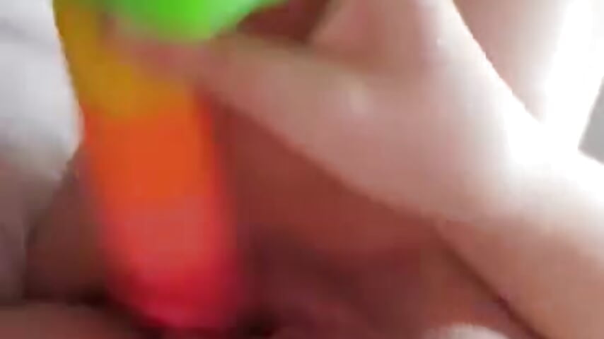 Petite masturbation du soir－カメラキャストのSweetJulia28の動画