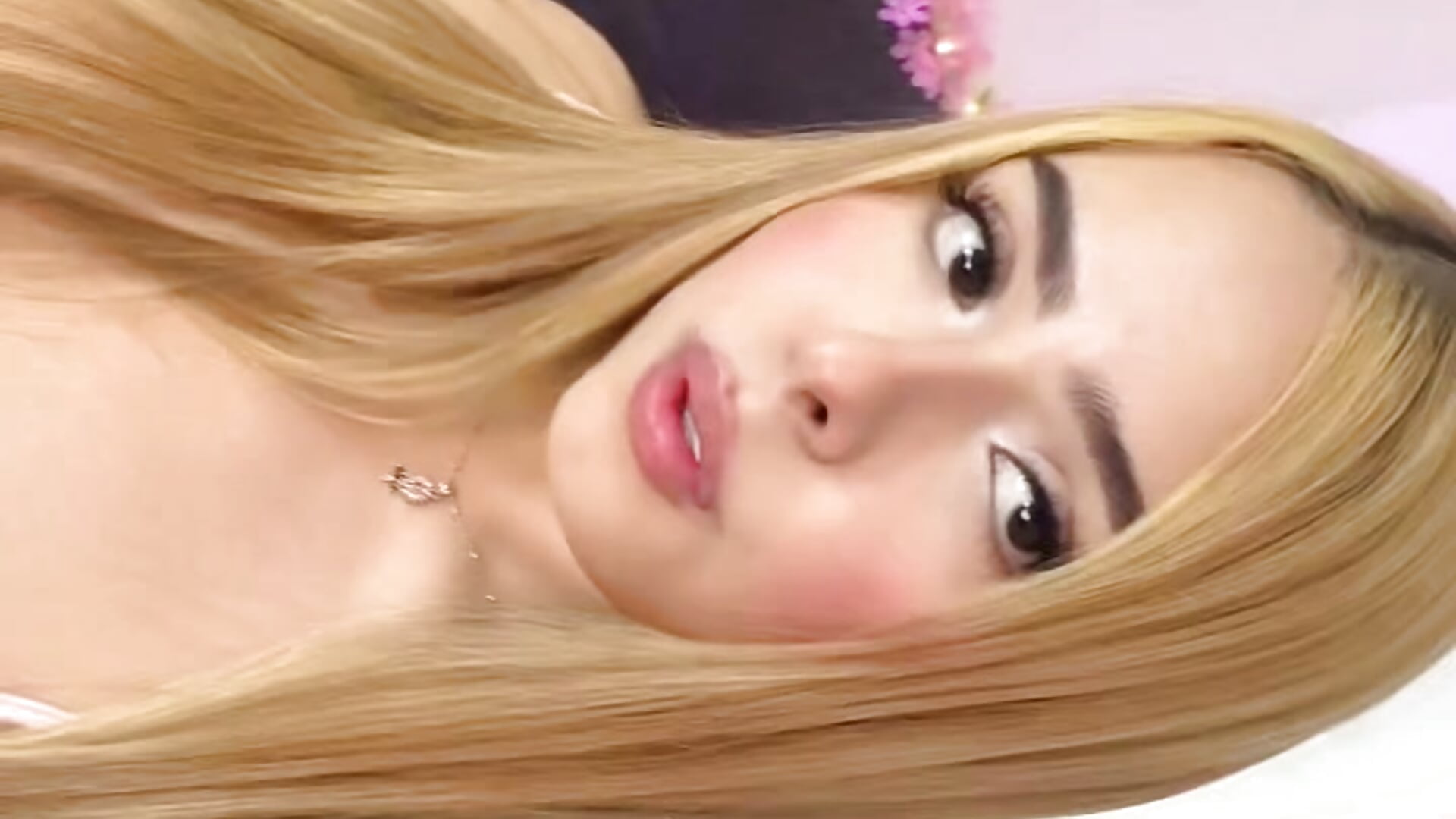 Love me 😍✨ - video by engell_brunet cam model