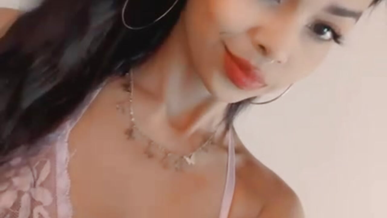 hey ♥ - video by Alleanys_Cristal cam model