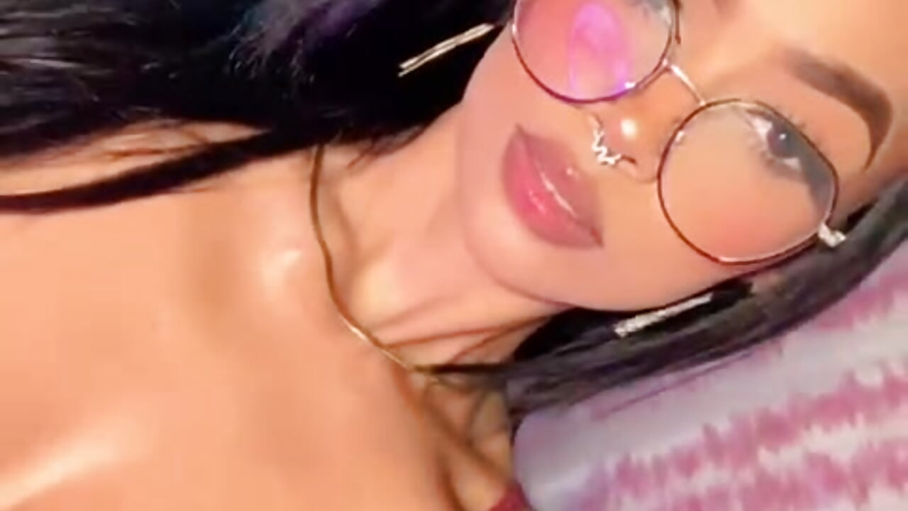 ♡ - video by Alleanys_Cristal cam model