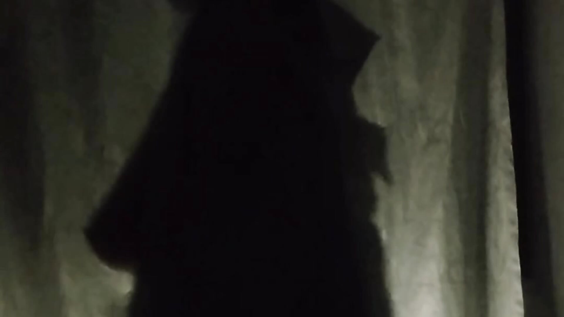 En las sombras 🤍🤍🌚