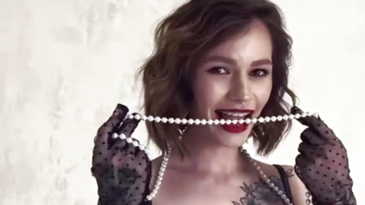 look at my eyes - video by girl_with_snaketatto0 cam model