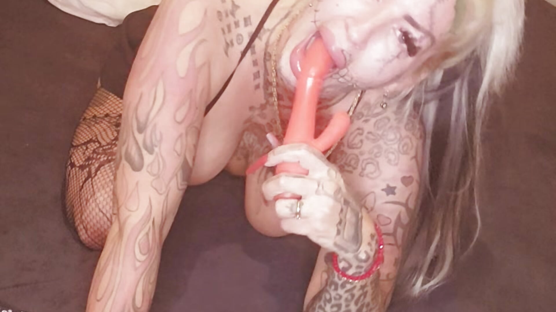 Userwunsch im Büro im Bett von mein Chef Dildo  Deepthroat Anal und Pussy - video by Jeanny_InkGirl cam model