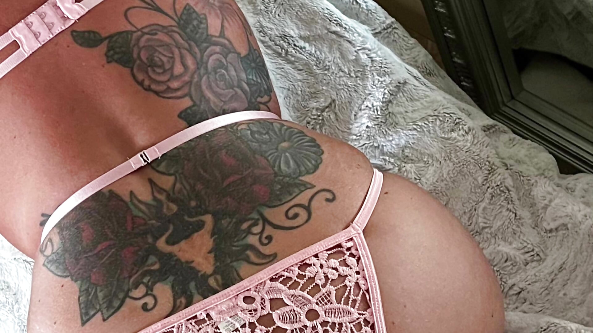 Pink lingerie — filmik Apryl_B