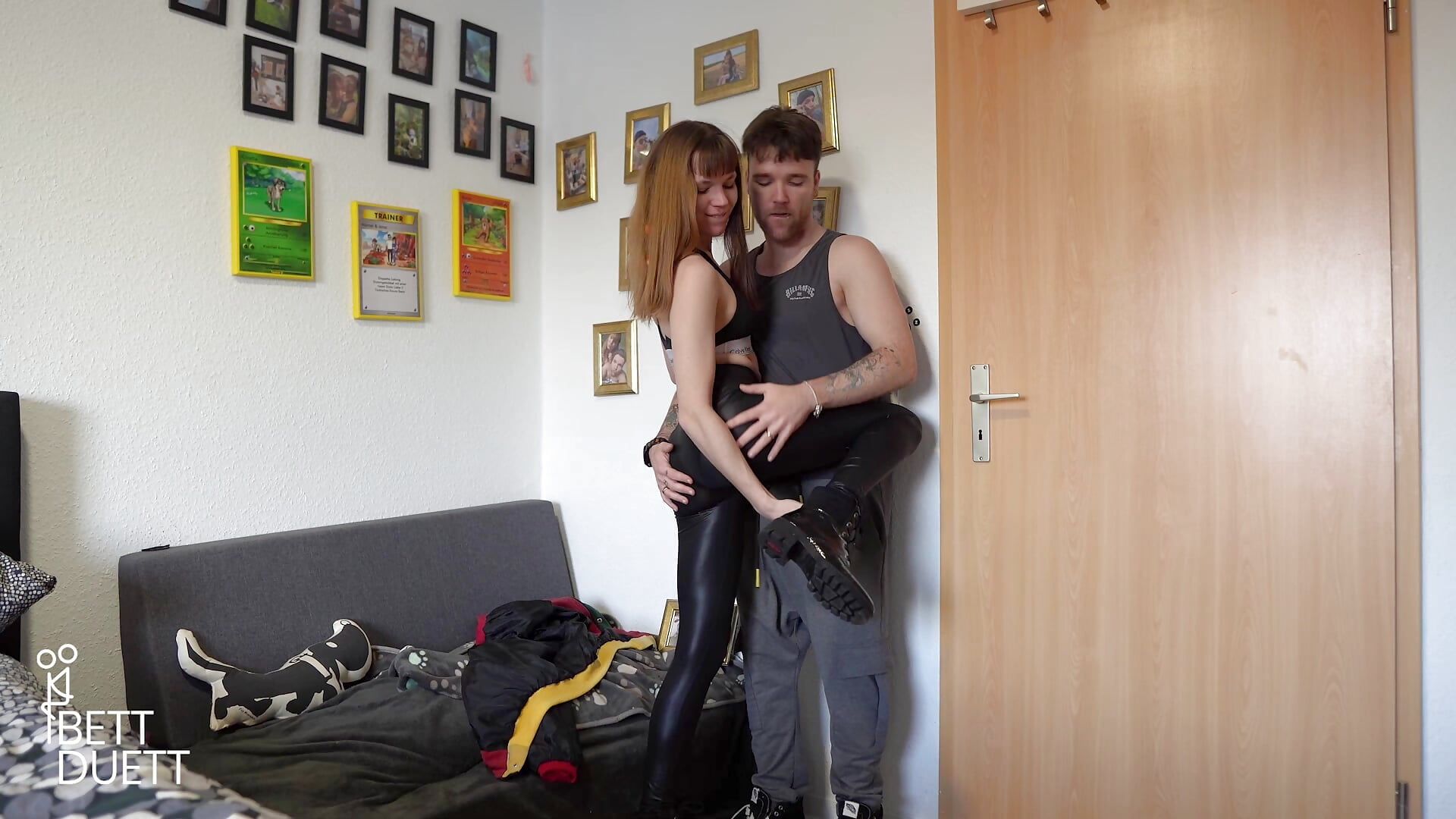 Grabbing my girl and injecting sperm  !! - video by BettDuett cam model