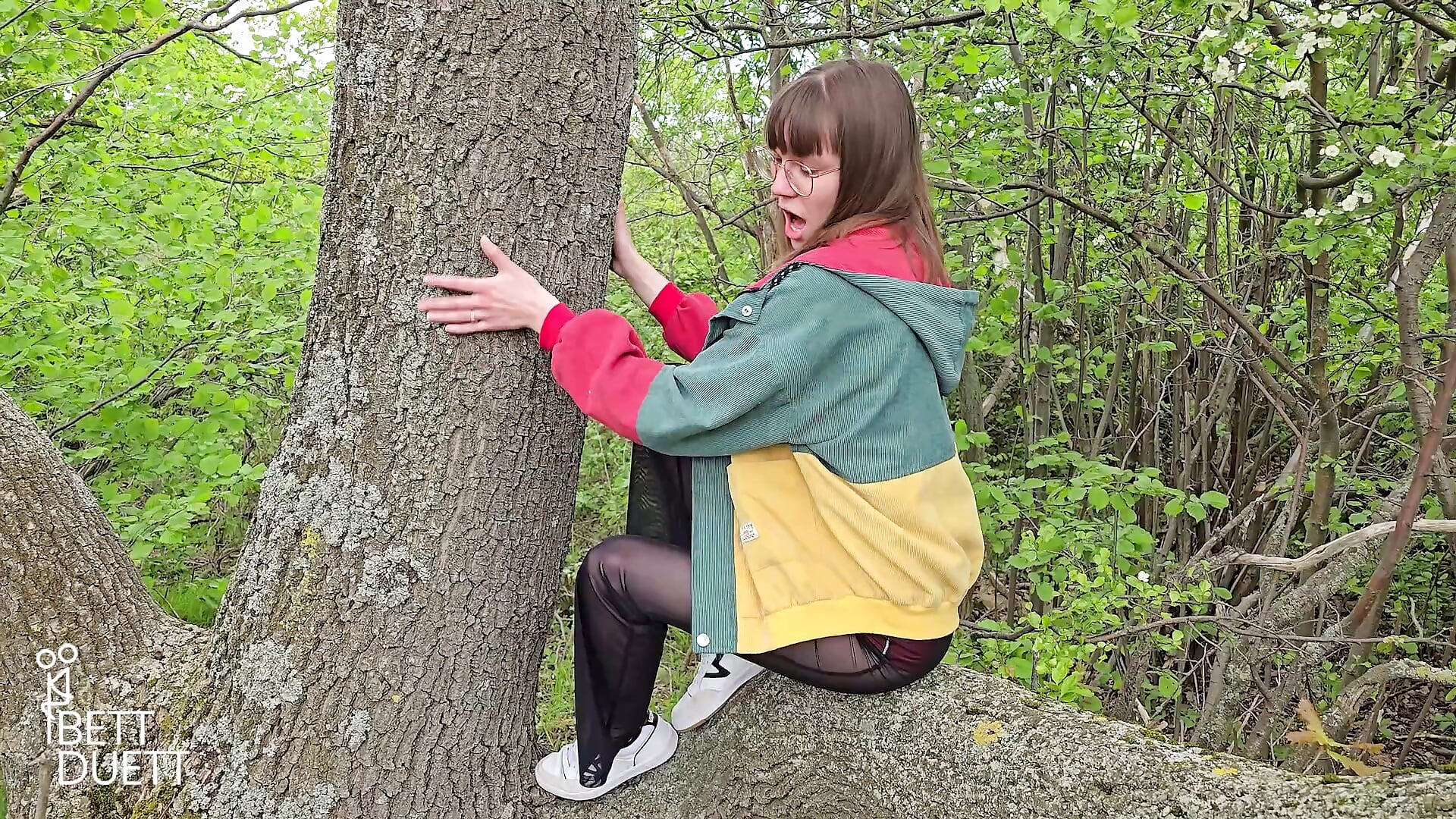 Cute outdoor jerk off instruction !! - video by BettDuett cam model