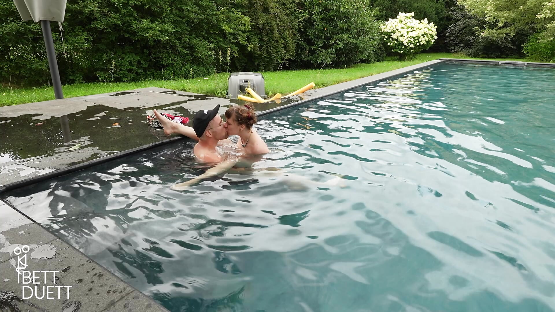 First Pool Fuck on Vacation !! - video by BettDuett cam model