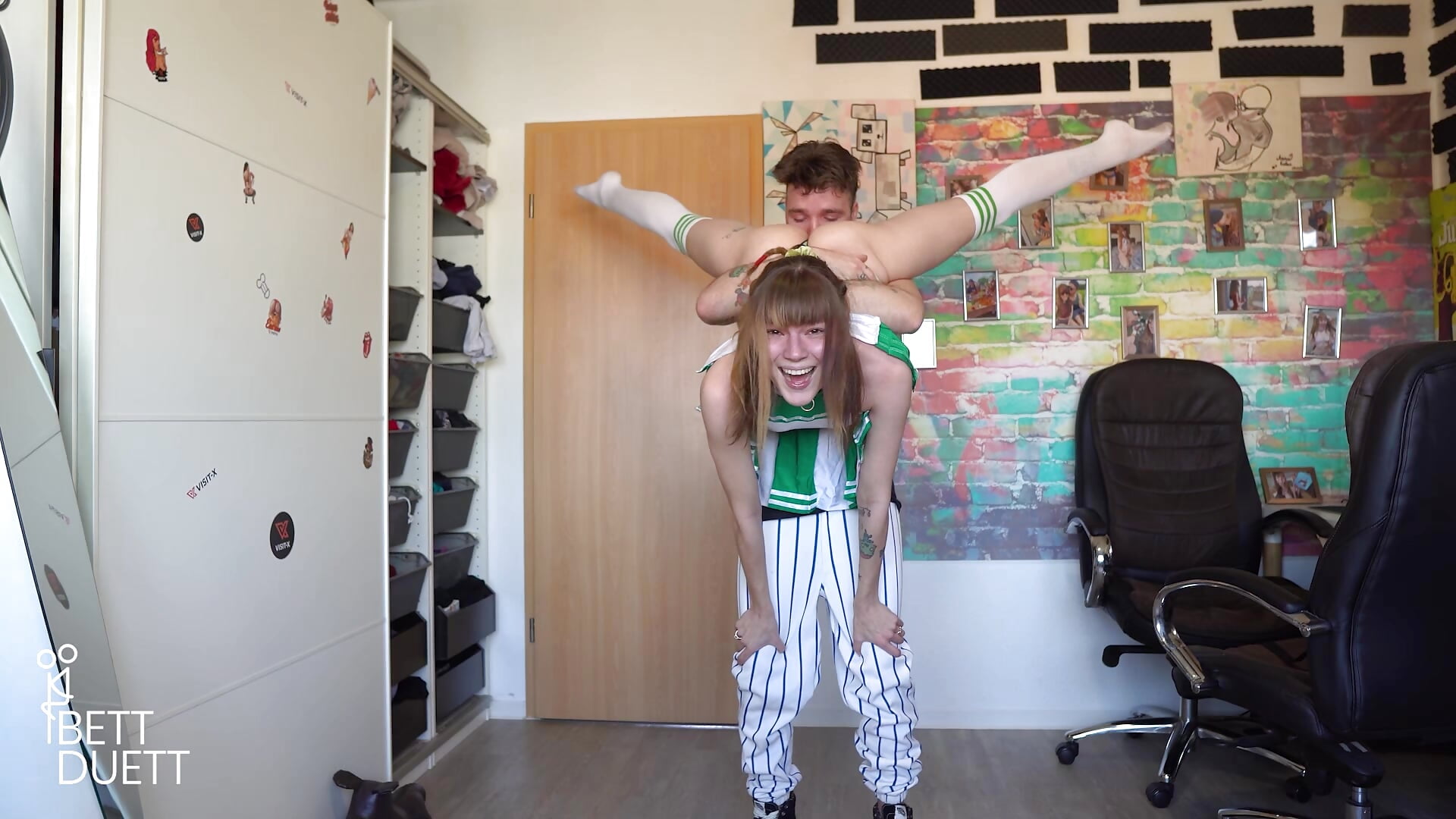 Sporty Sex and Cumshot for Cheerleader girlfriend !! - video by BettDuett cam model