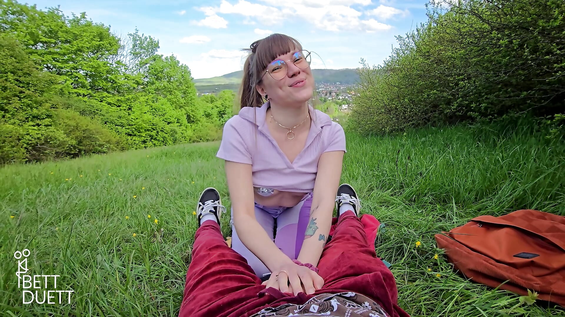 Sweety wants to swallow outdoors !! - video by BettDuett cam model