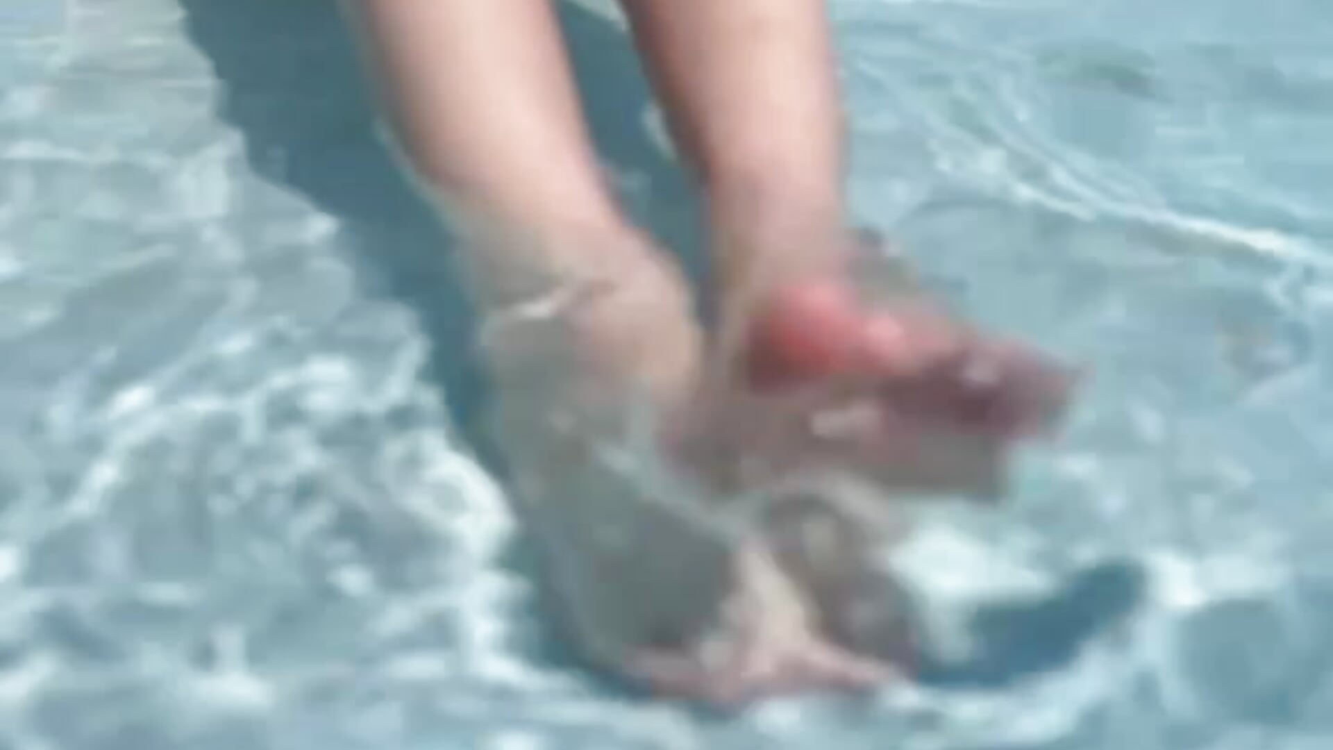 Wet feet - video của người mẫu cam Evangeline_Lawrence_