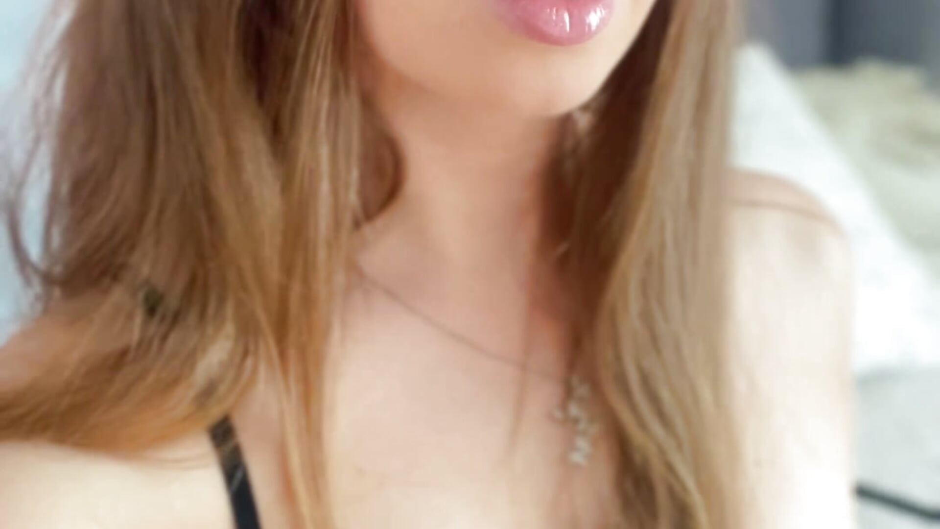 Let me look into your eyes - video by Carrolyna cam model