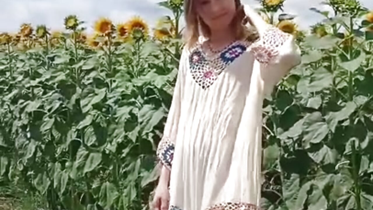 Sunflowers are 90% sun, and your smiles are 100%! ☀️✨ - video by Anita-Smith cam model