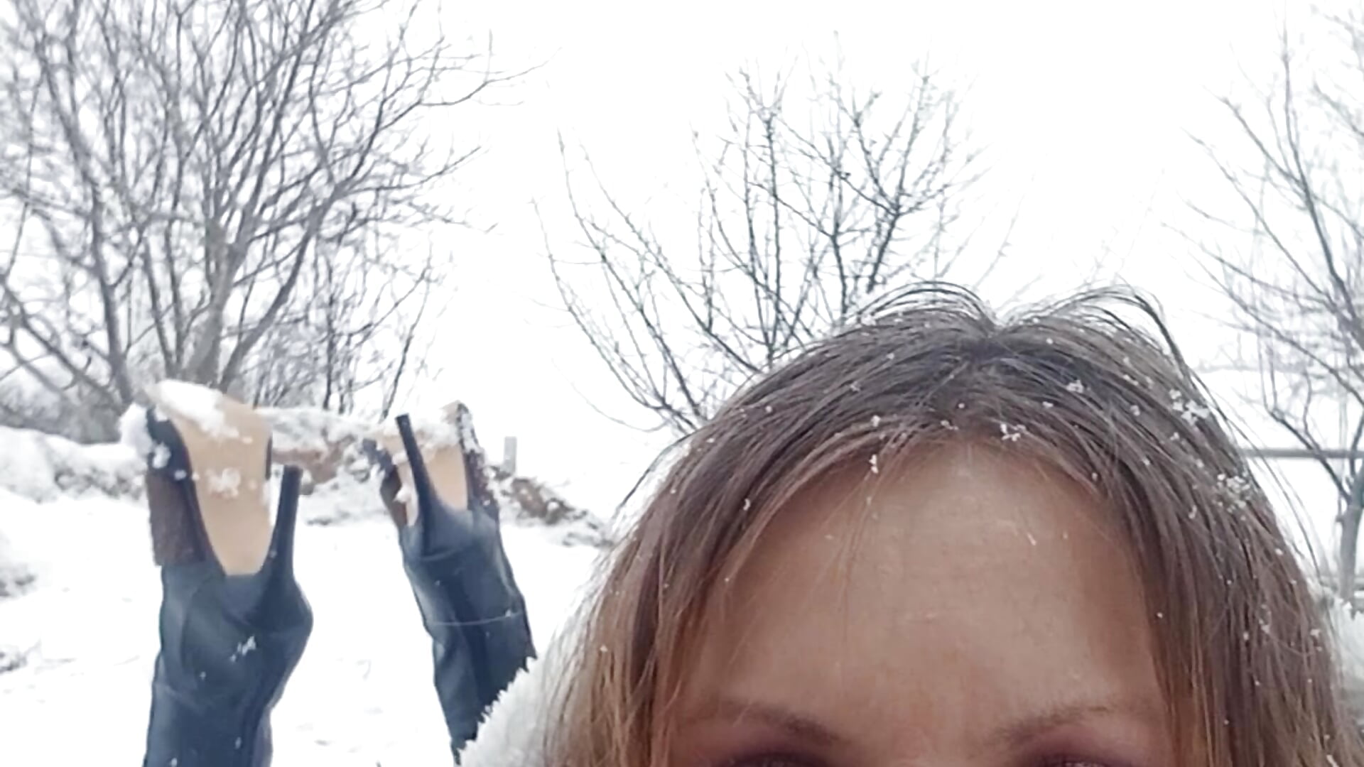 ❄️❄️❄️☀️ — filmik Anita-Smith, modela(-lki) na kamerkach