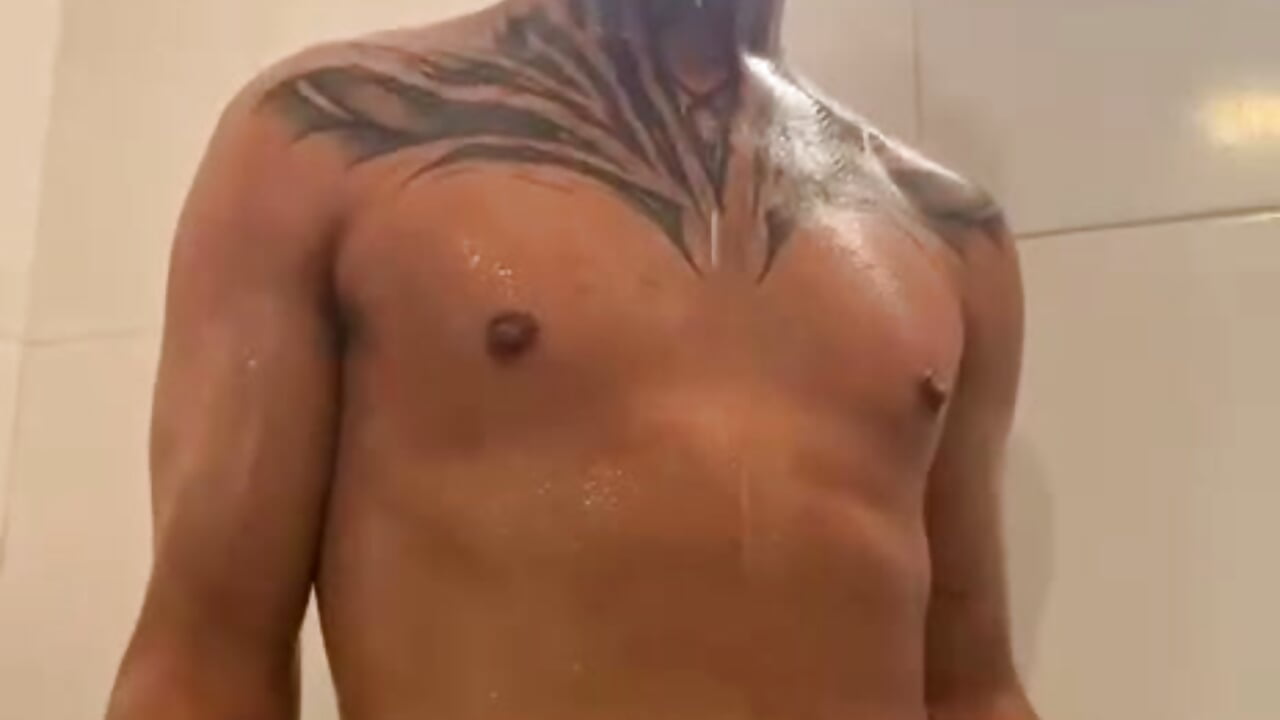 It would be nice if you could help me bathe– JuanCamiilo_66 kameramodell videója