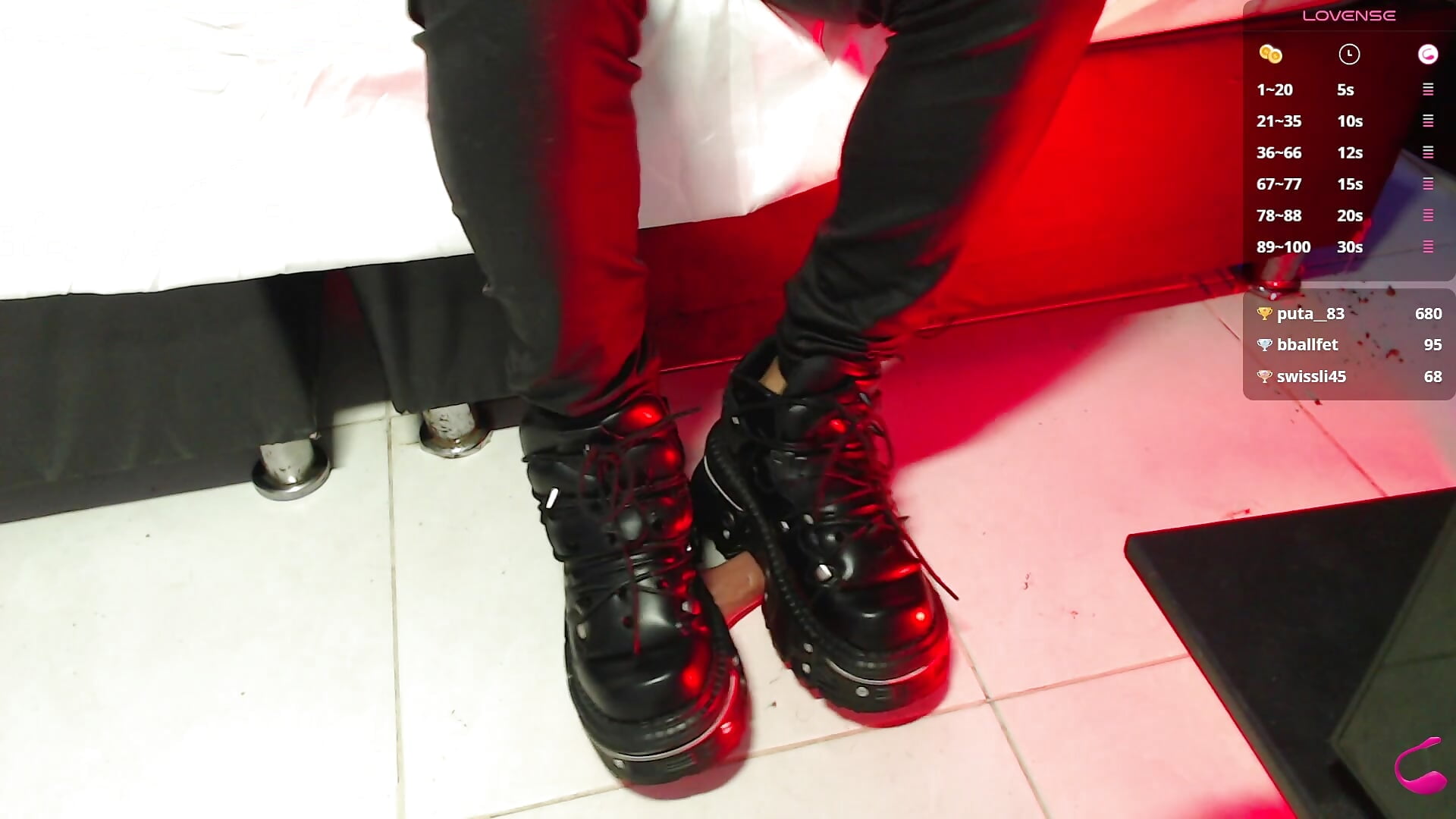 MY DEMON BOOTS CRUSHING YOUR WHITE DICK– JuanCamiilo_66 kameramodell videója