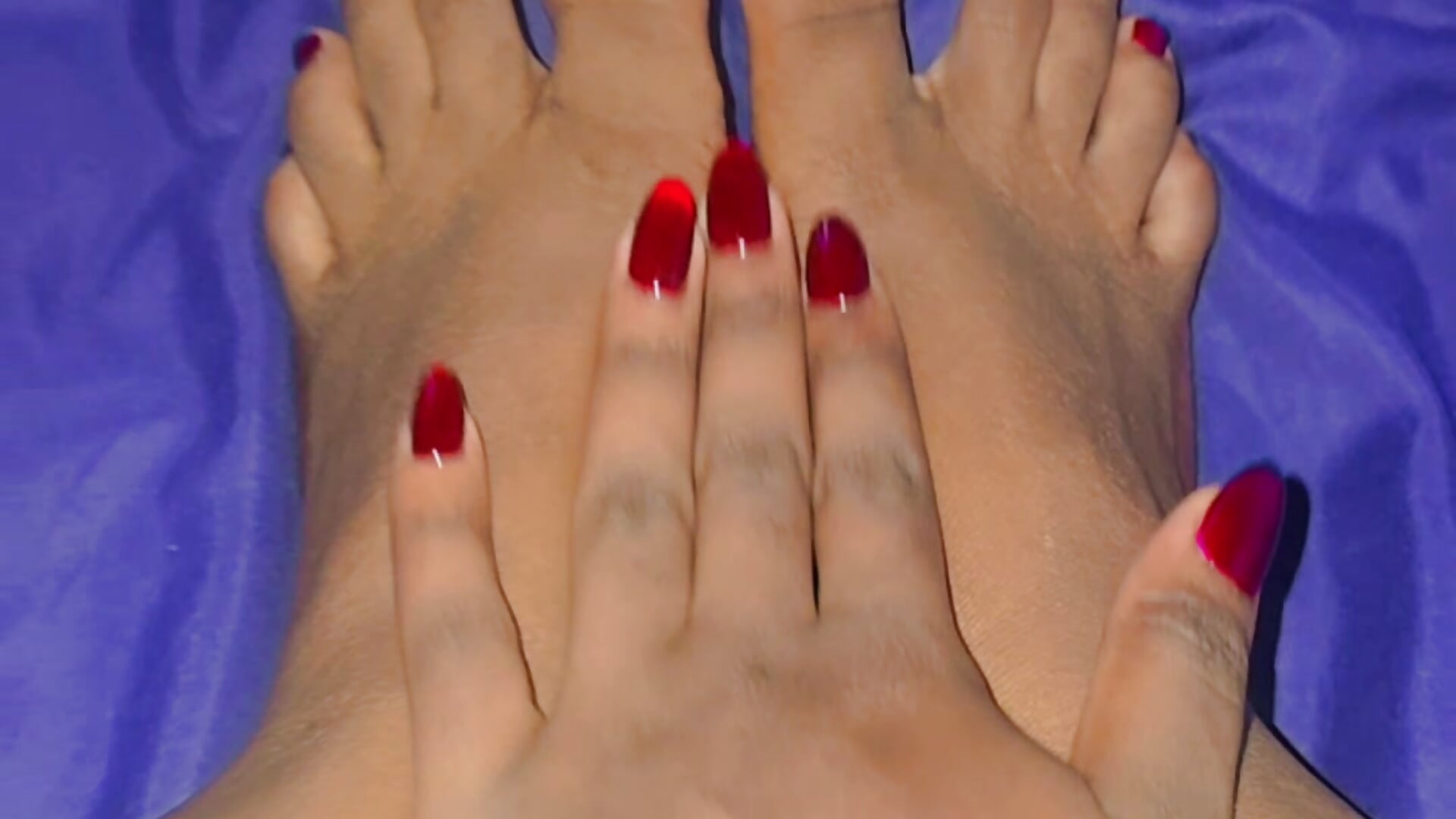 Do you like my nails? 😍 - clip cu AfroditaRoy model videochat