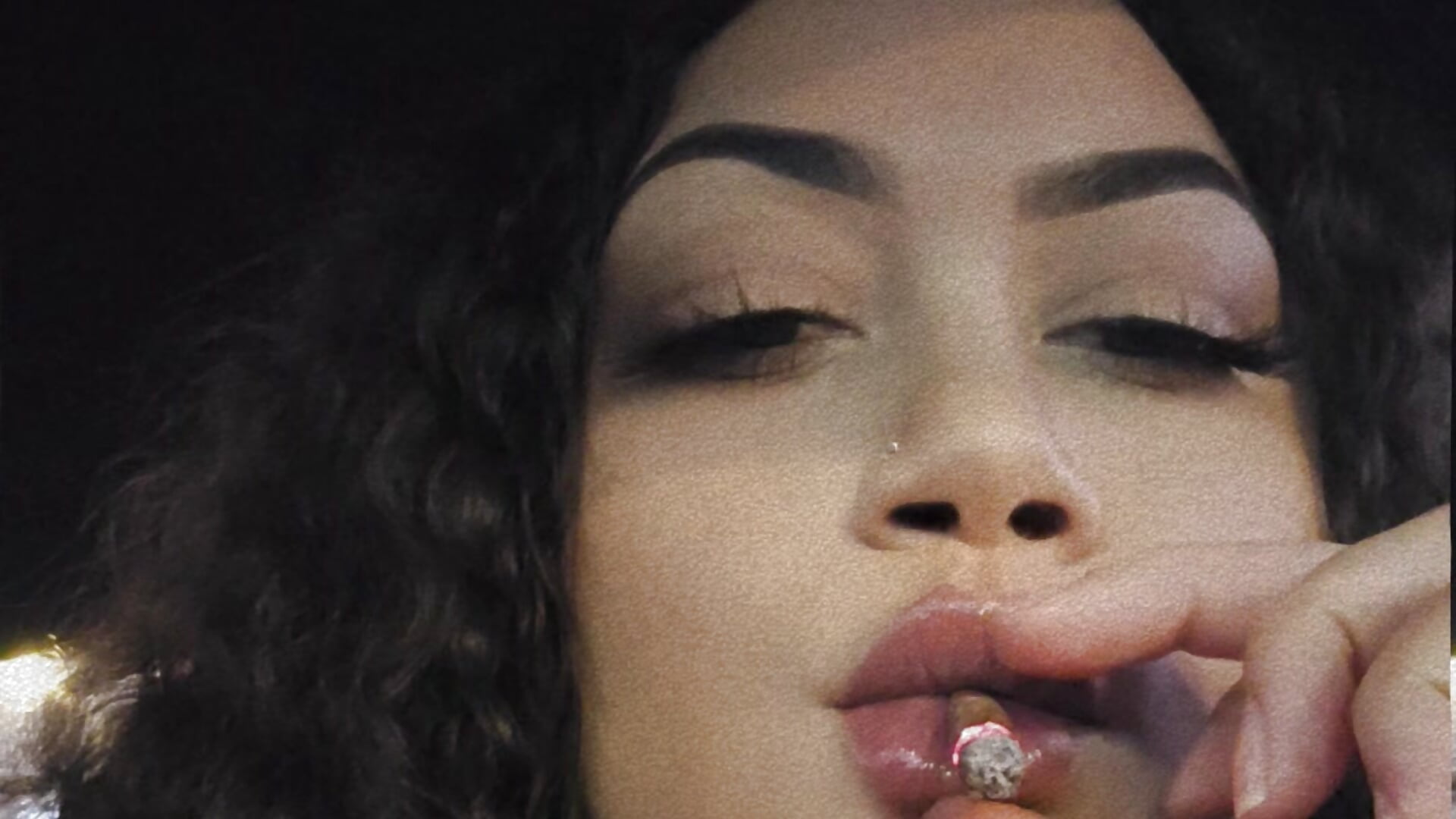 Love uuuu - vidéo du modèle de showcams honeeyyy_pot