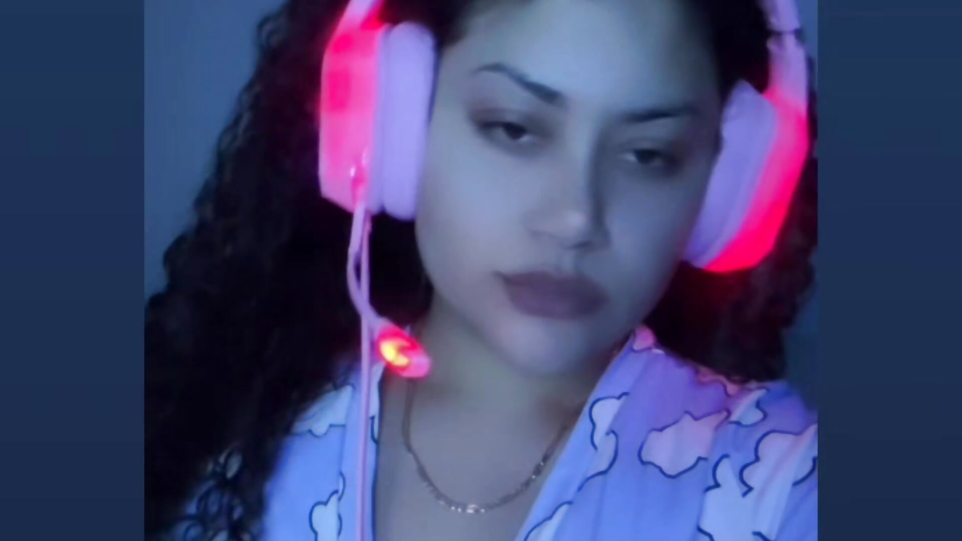 Thicccgamer💦🎮 - vídeo de honeeyyy_pot modelo de câmara