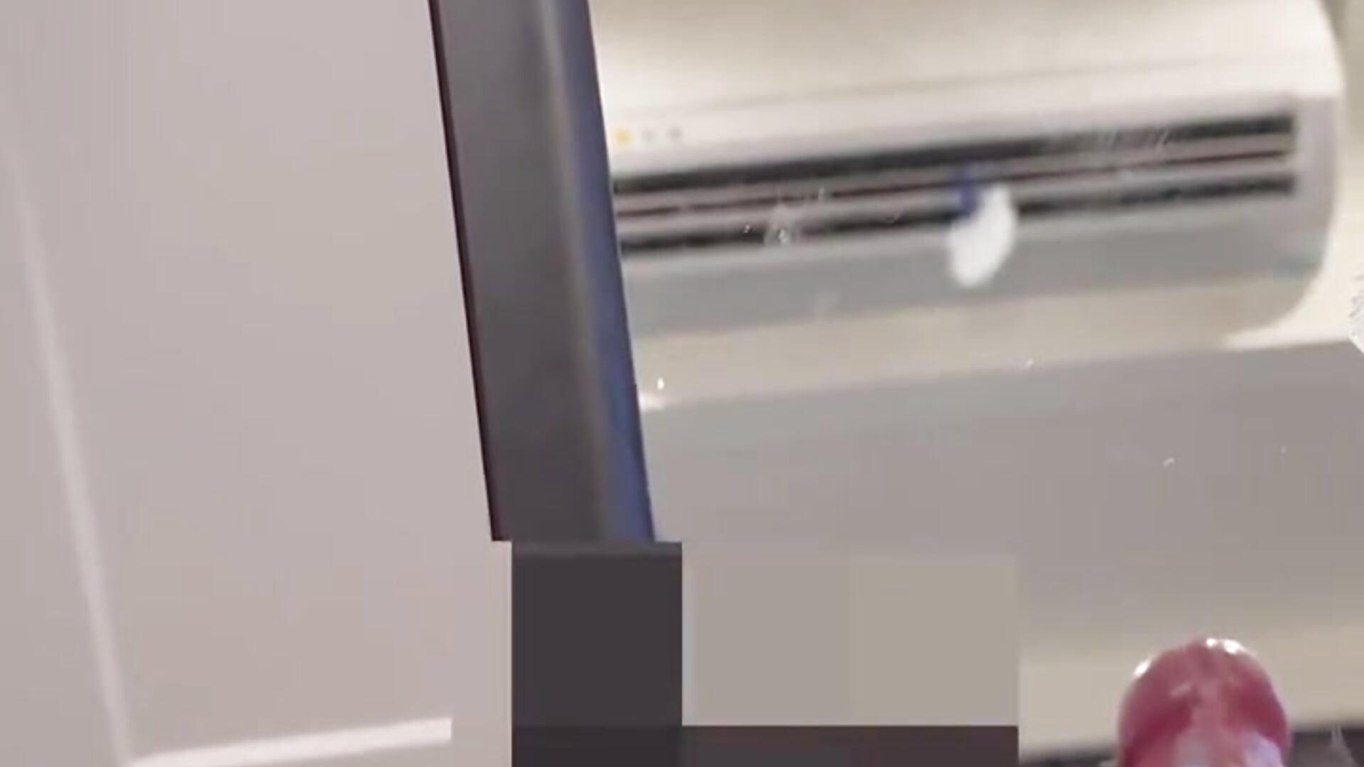 show cum in front of the mirror - vídeo de la modelo de cam Wuhuang11