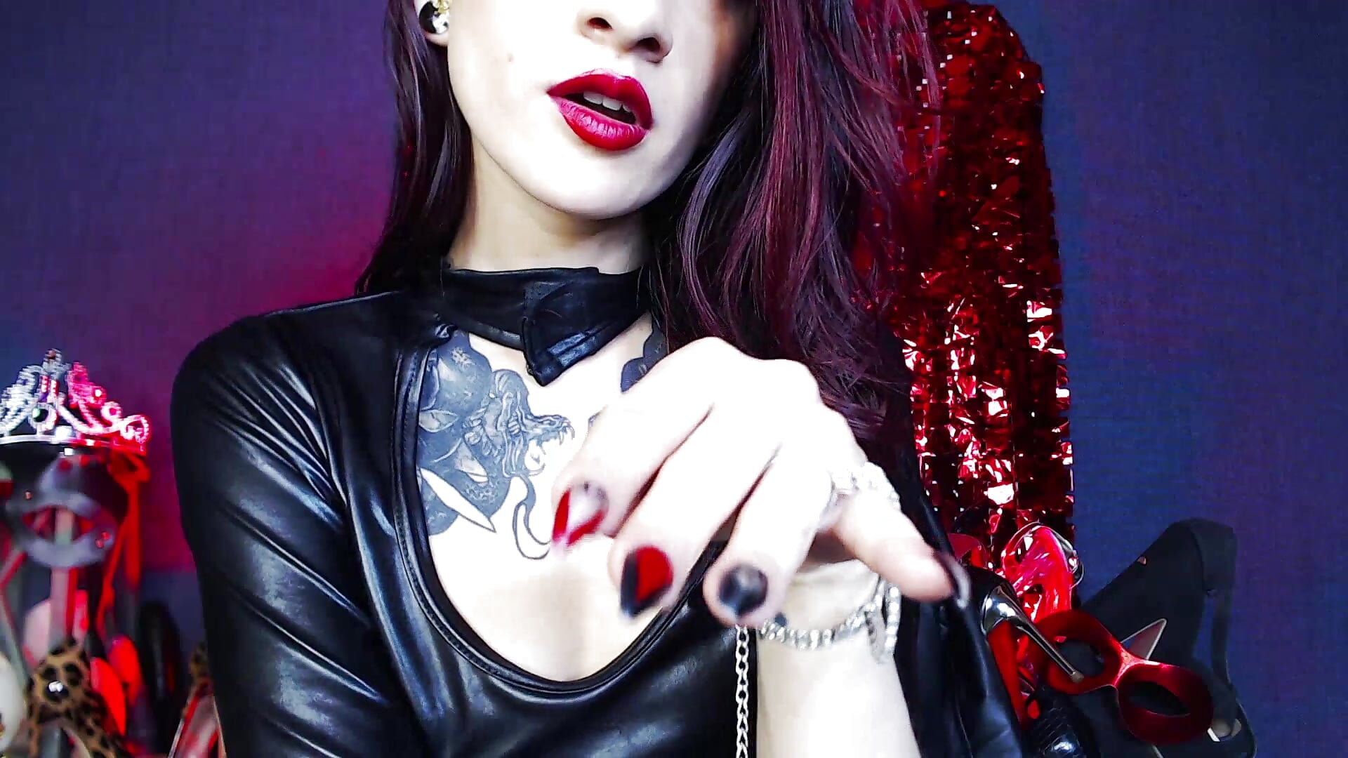 SPIT IN MY HANDS WEAK HUMAN - video by Liilith_goddess_ cam model