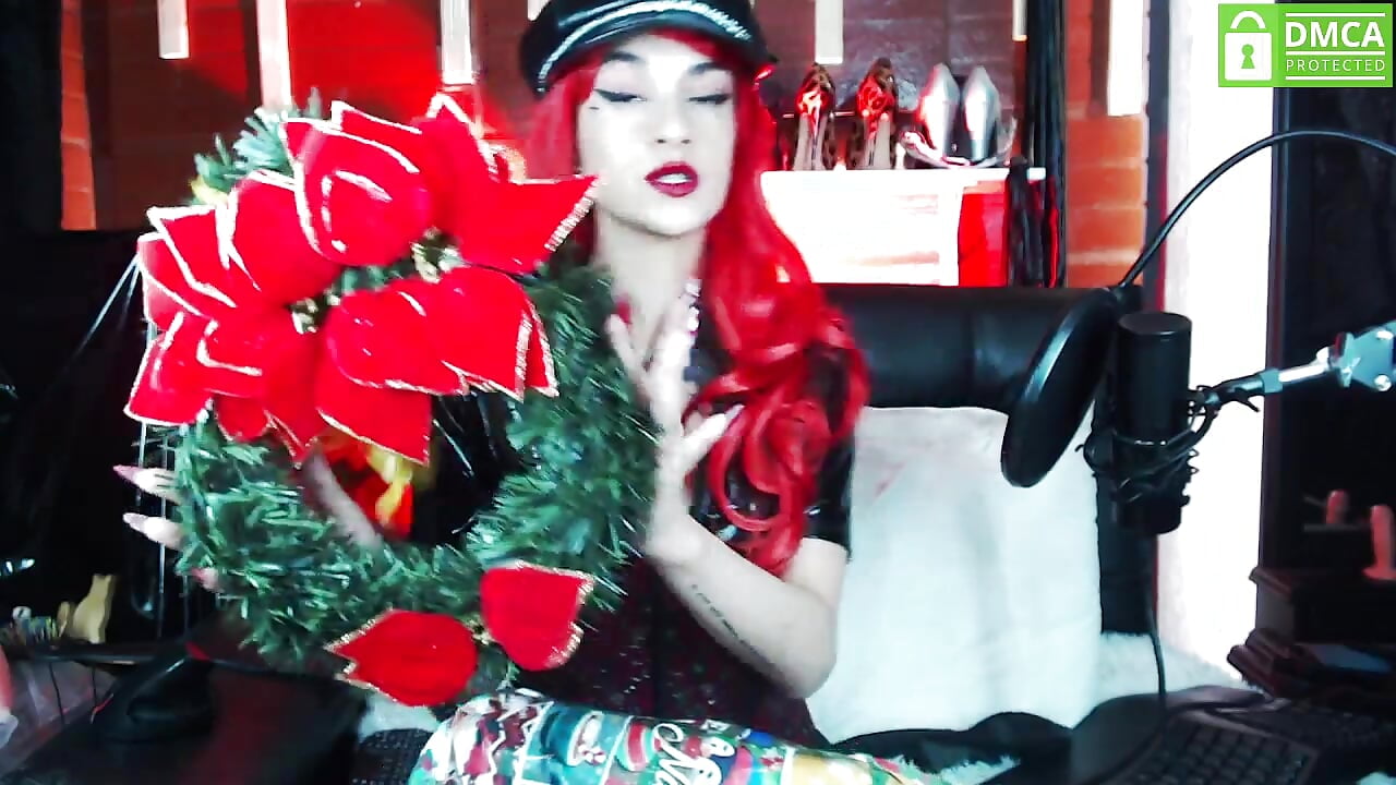 Happy Christmas 🎄🎁 MY GOOD BOY😈🔥 - video by Liilith_goddess_ cam model