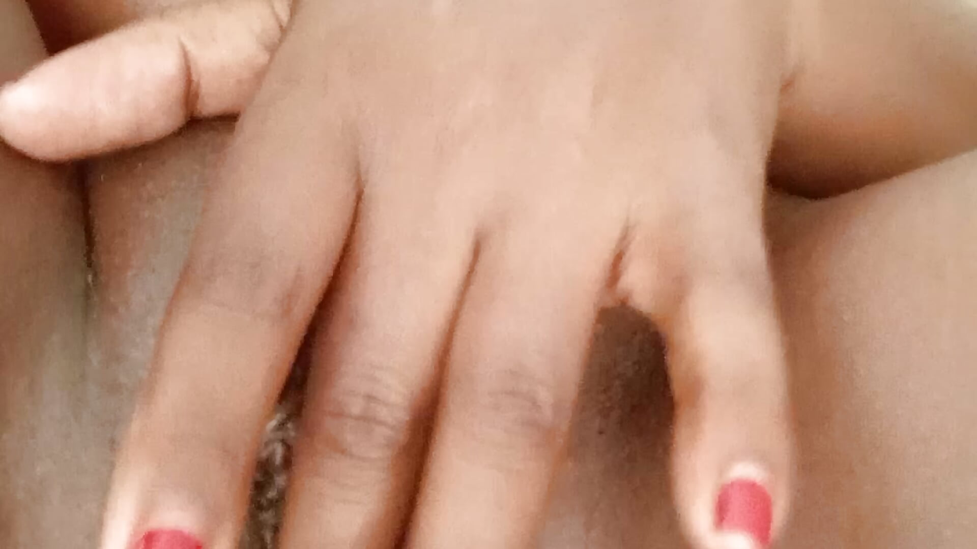 horny kitty 🥵