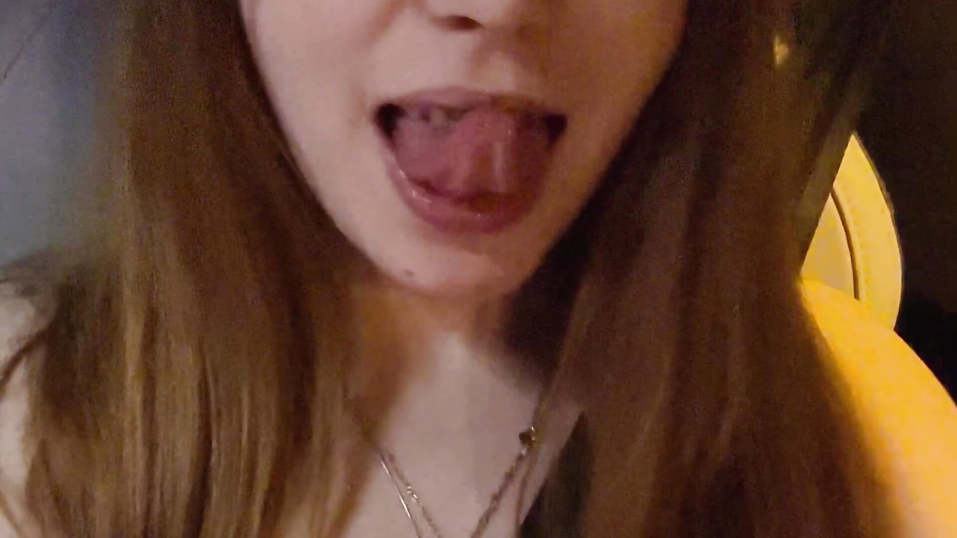 Driving car topless naked - video van oh_rachel cam-model