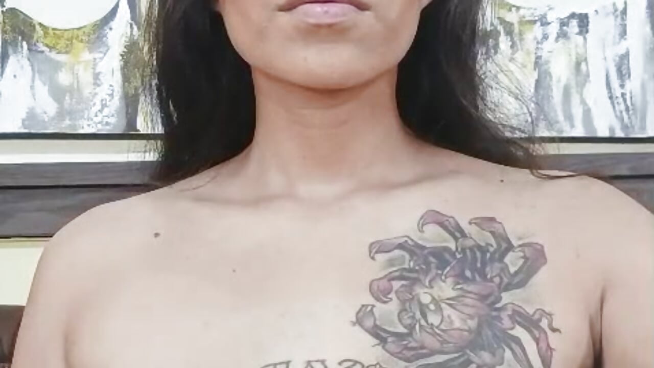 Sucking and spit milk - lexyfyre 캠 모델의 동영상