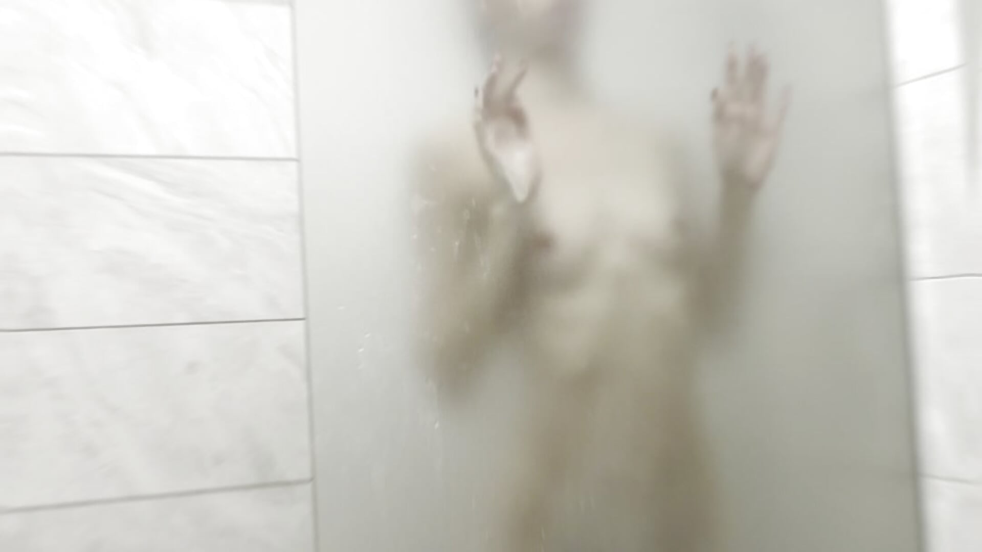 take a shower with me💧💧 - video by EmmyGreans cam model