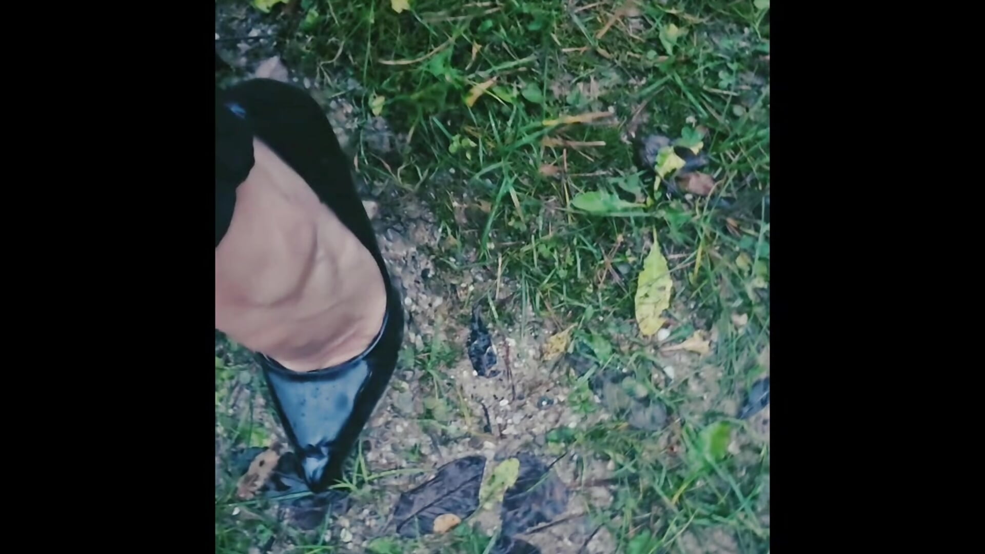 Mit Heels im Matsch