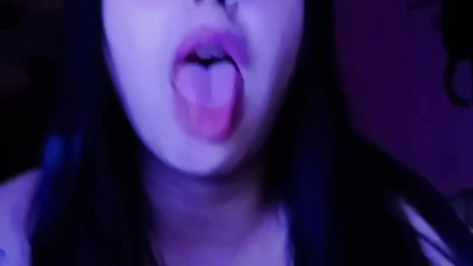 Give me your milk in my mouth 💦 - video oleh model kamera AmberGoddess_