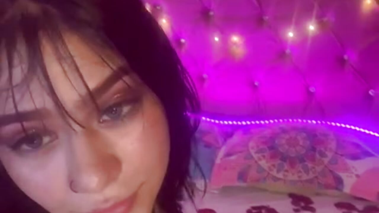 4 - Vídeo de KittyNicolle, modelo de vídeos