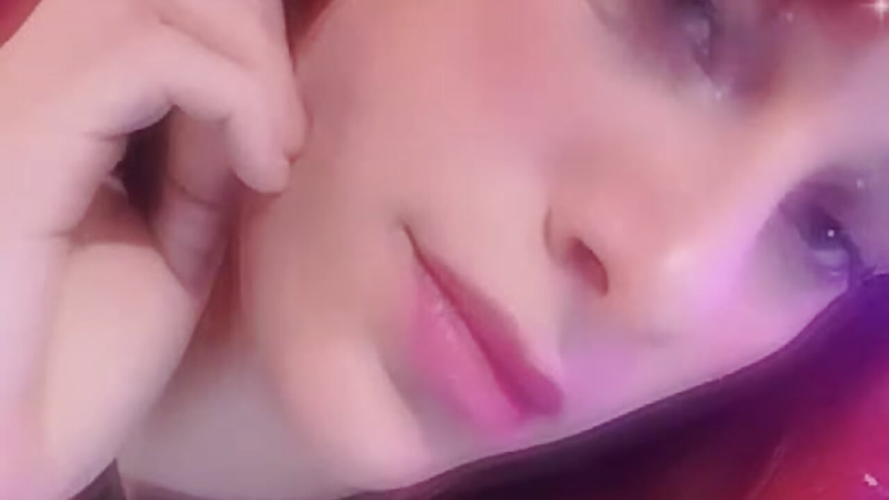 mes yeux pleins de charme - video by IsaBaileys_ cam model