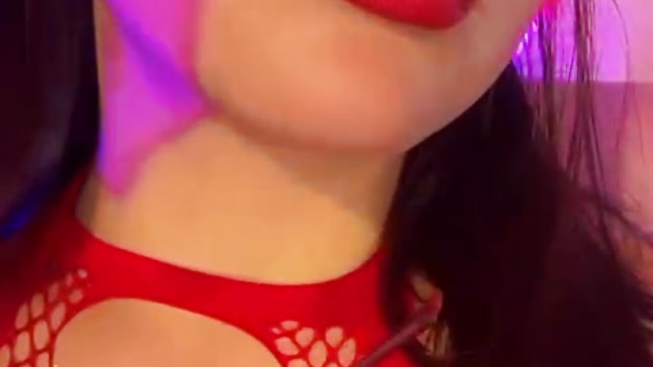 Find my boob! - video di Chloemercury modella di cam