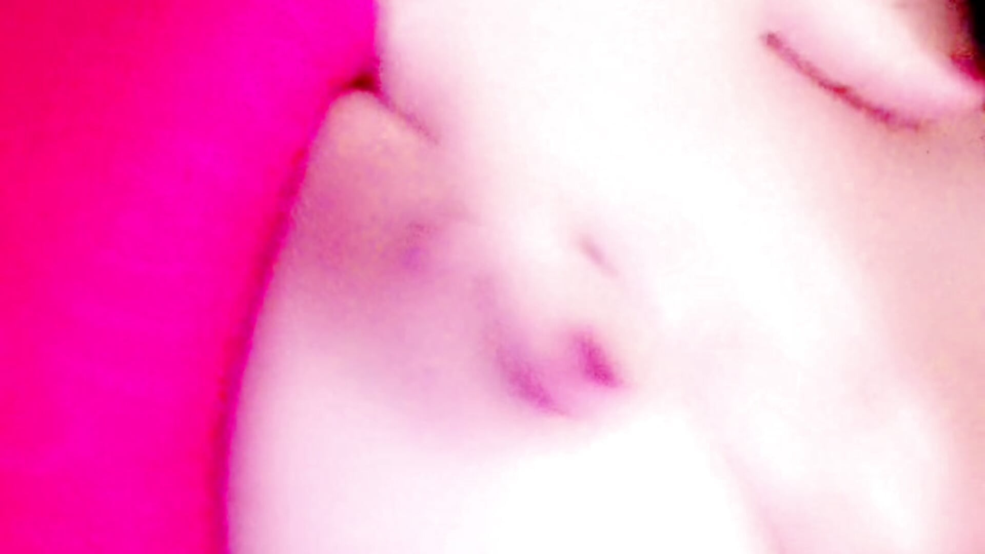لعب بالصدر🍑👅💋❣️🔥