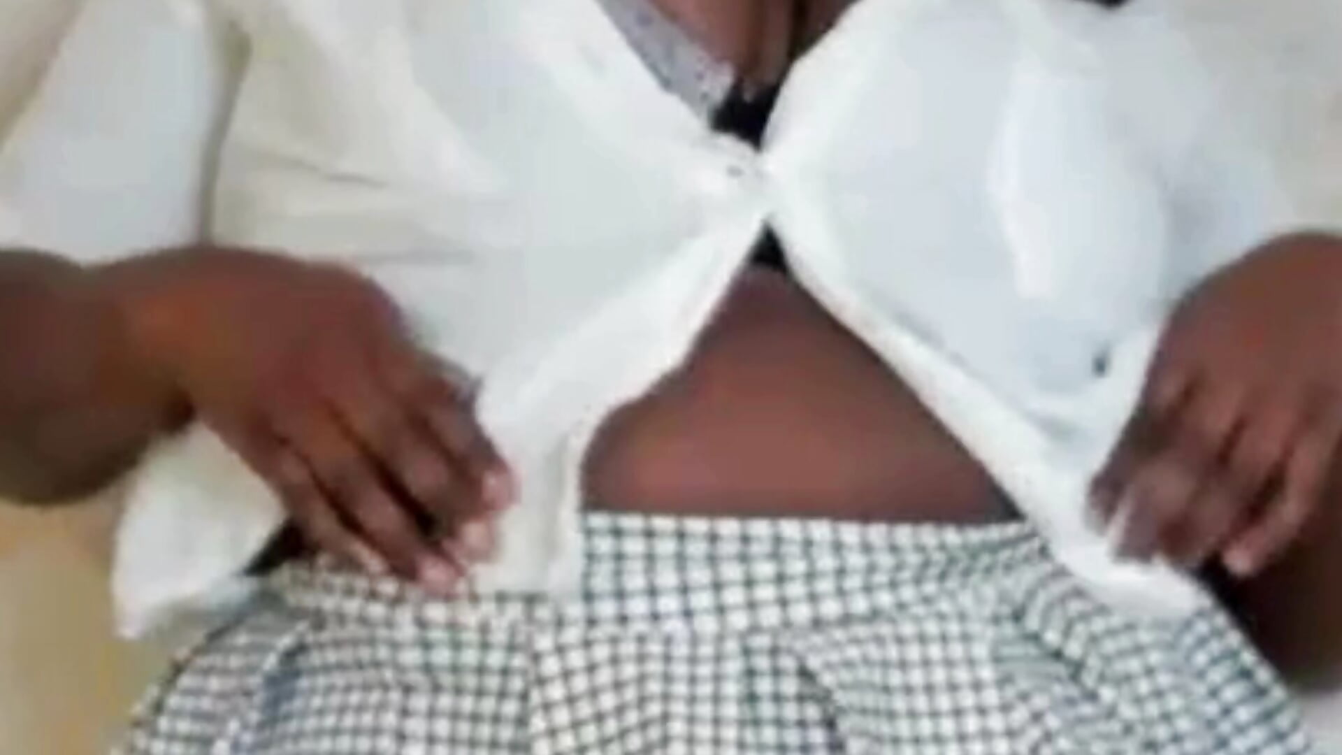 Discover more - vídeo de emilyrojas modelo de câmara