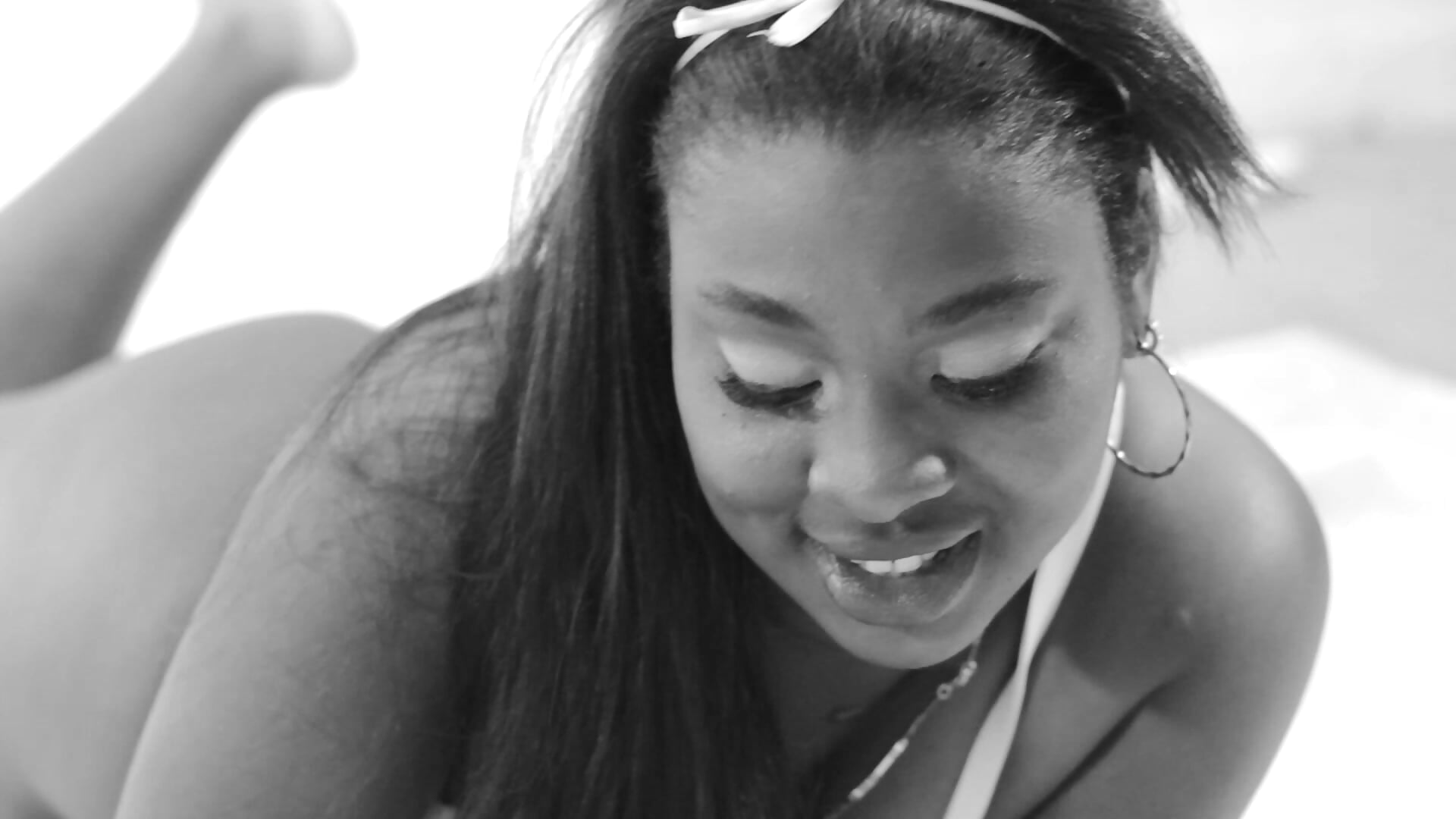 1MAO0116 – video modela na kameri Naomii_King