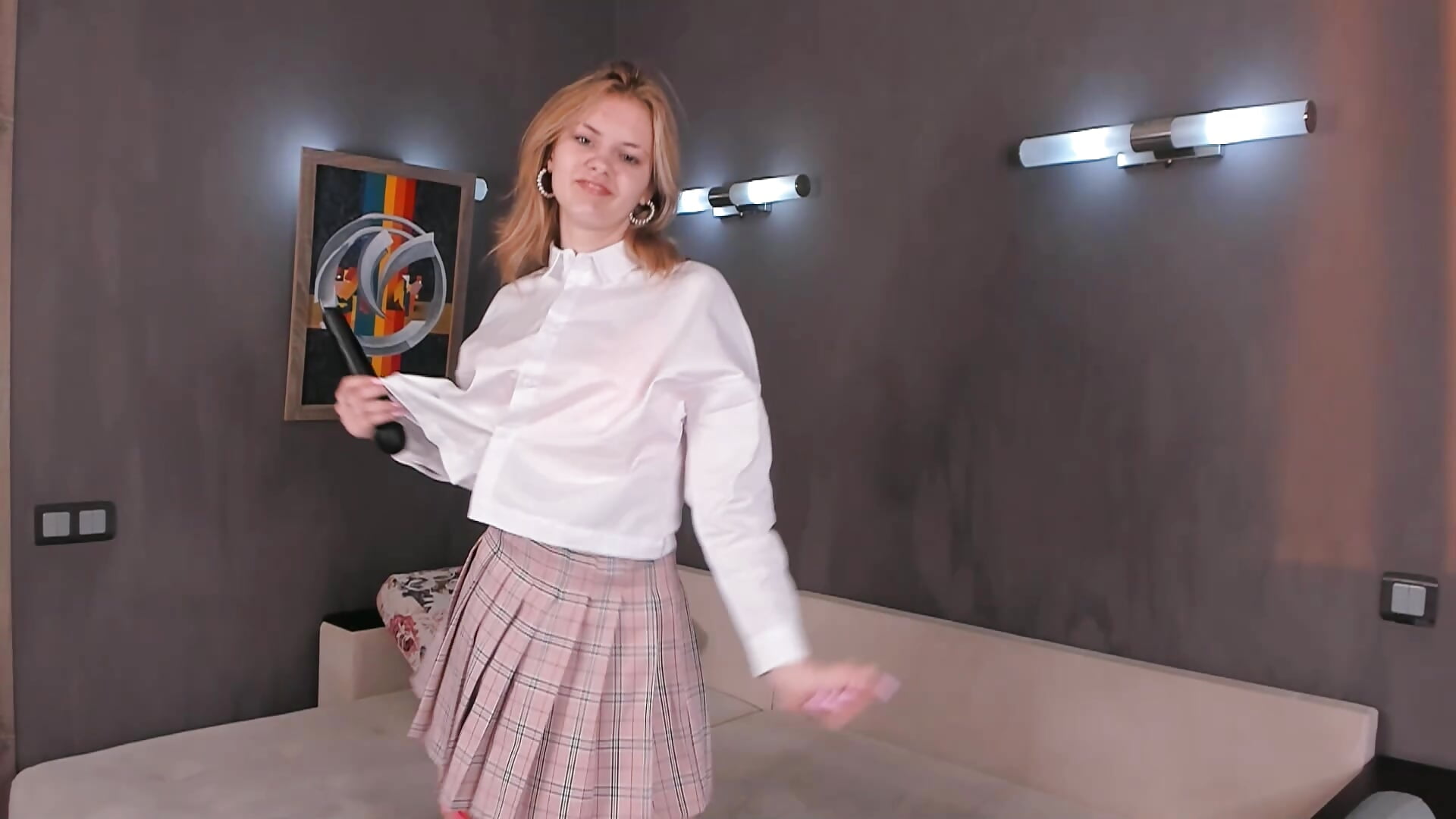 funny dance♥ - video by LynnMill cam model