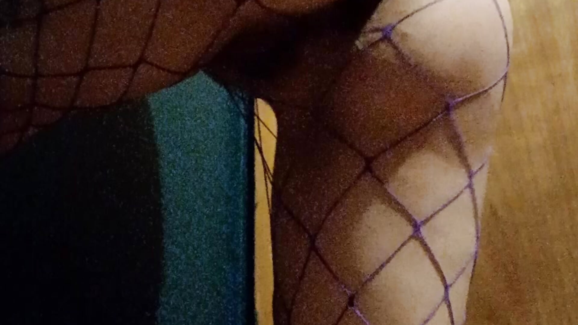 Purple fishnets. Purple Flogger. Spanking myself like a good girl. — filmik SinnamonWithAnS, modela(-lki) na kamerkach