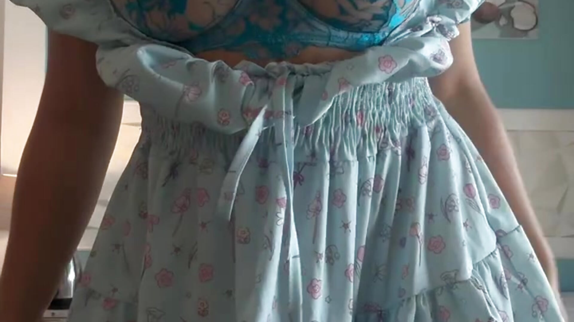 Lie with me in the bed - video by South_Carolina cam model