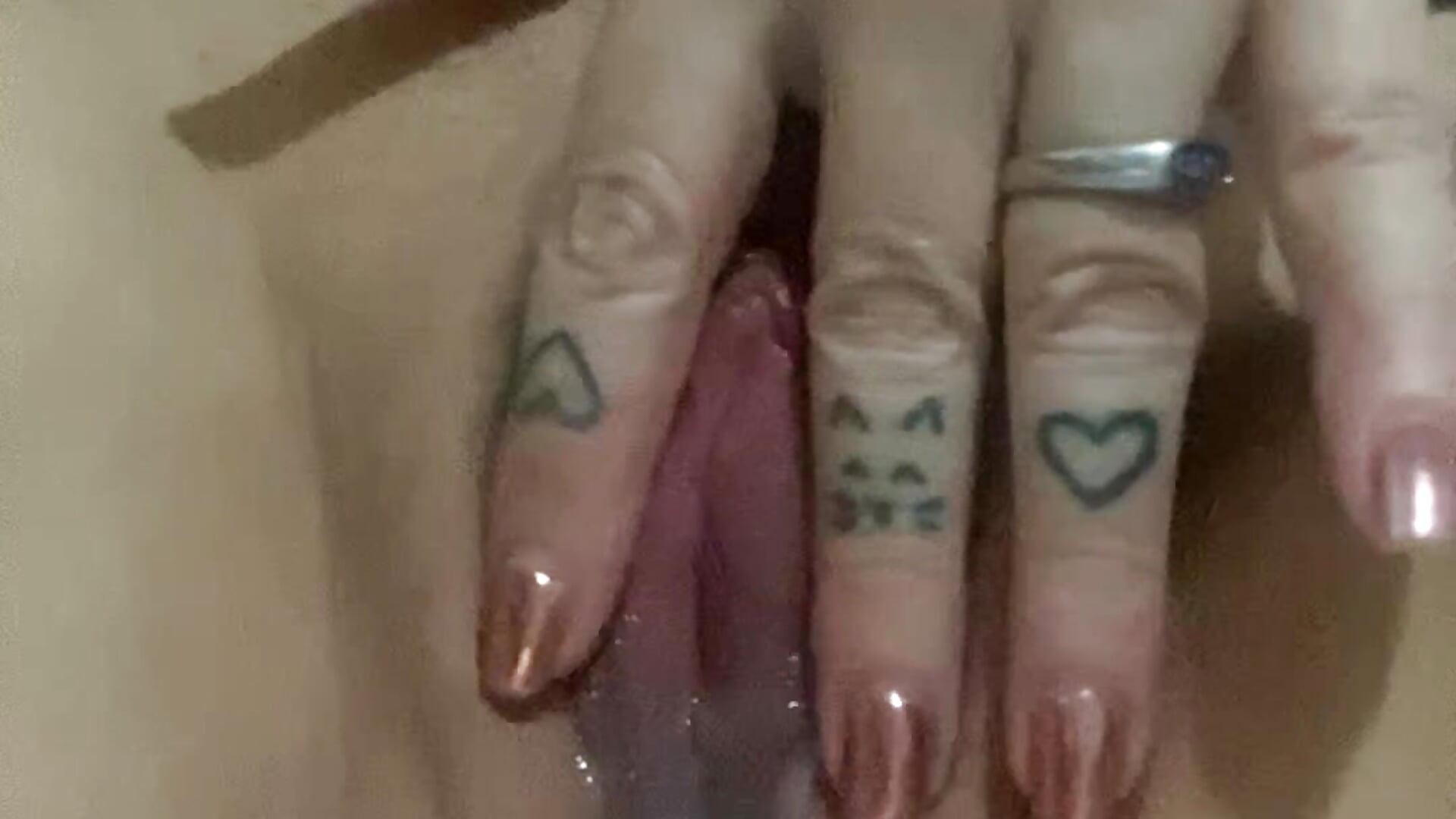 Mira cómo me la dejaron !!! 🤤 llena de leche 💦💦💦💦💦 - video by HealingHoney cam model